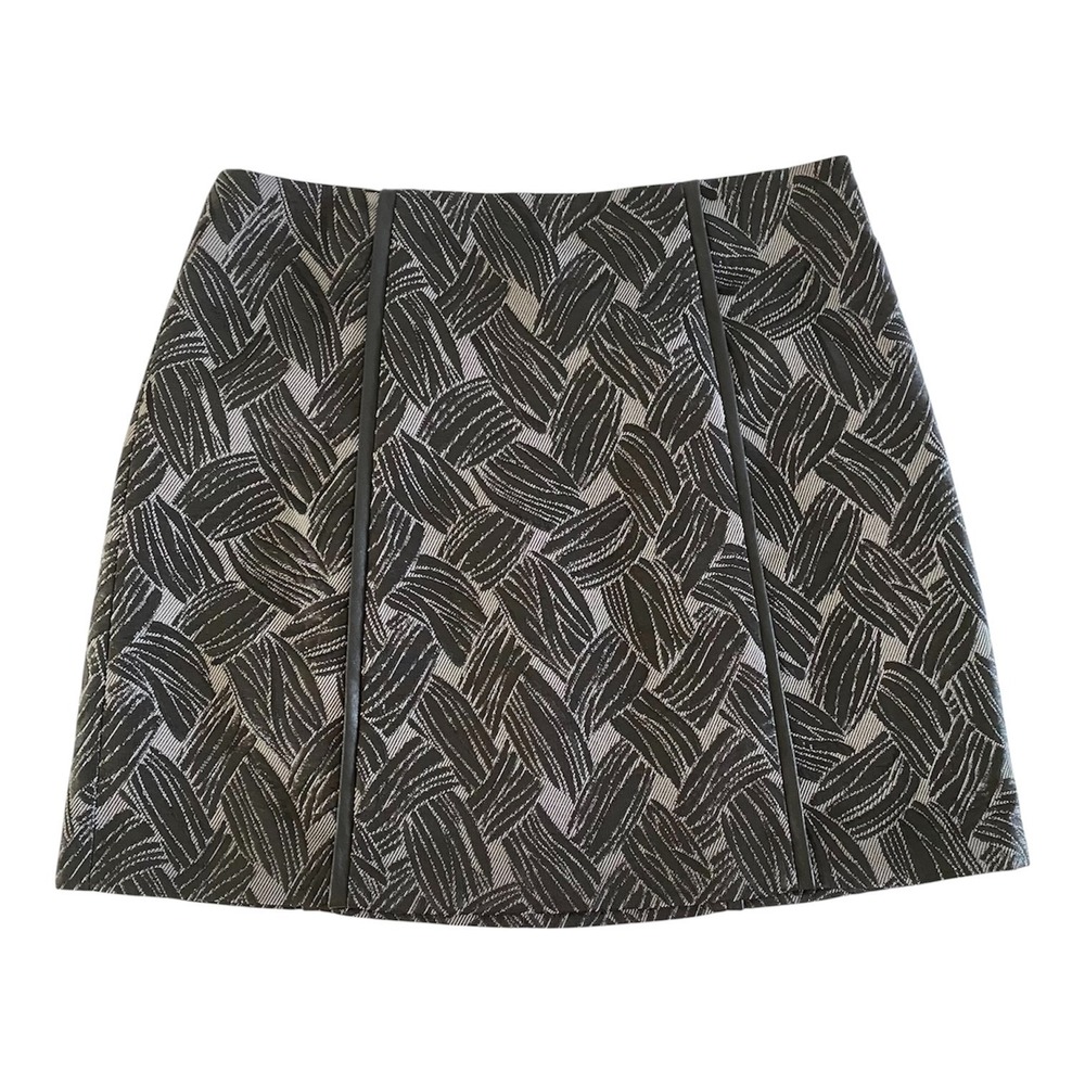 BCBGMAXAZRIA Faux Leather Trim A-Line Mini Skirt Size M Black CPD3G981-06M